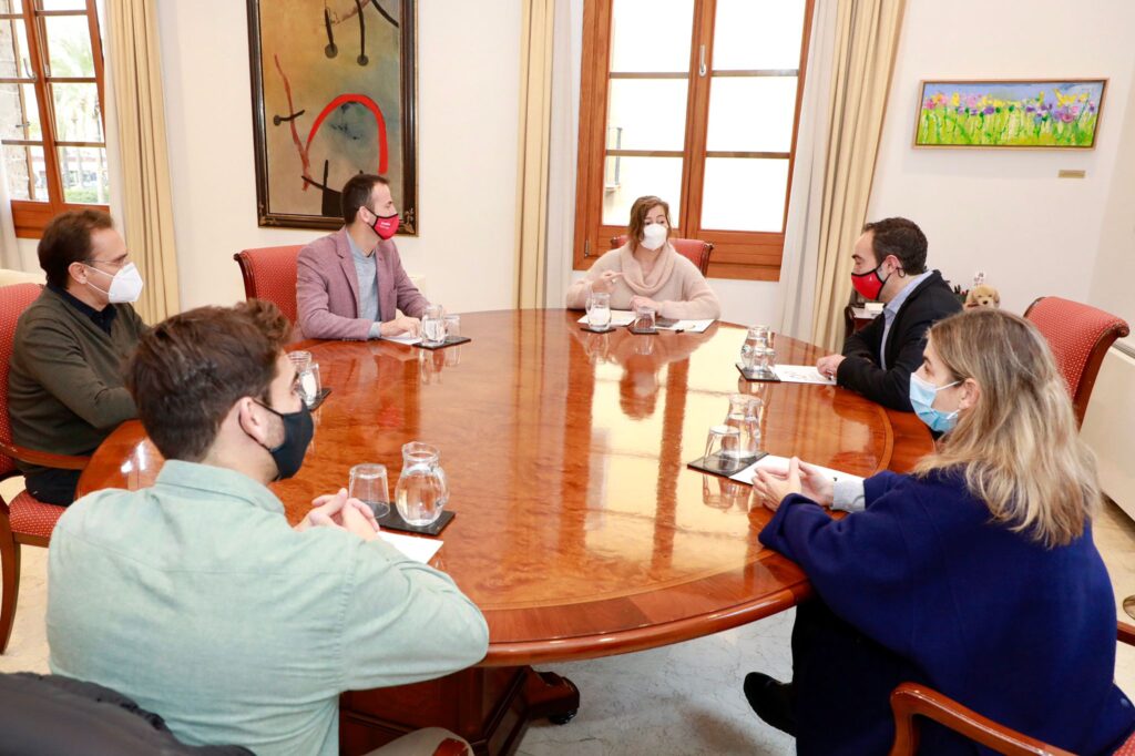 feat2223 Reunio presidenta 3 2