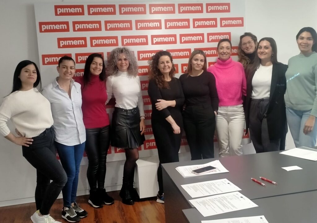 PIMEM imparte una charla para orientar a las esteticistas en el proceso de acreditación