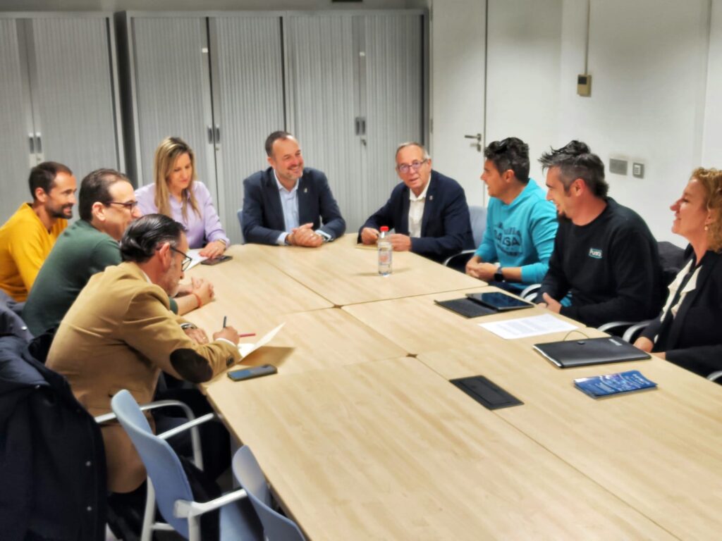 INFOCAL pide al Ayuntamiento incluir los tickets de aparcamiento en las facturas