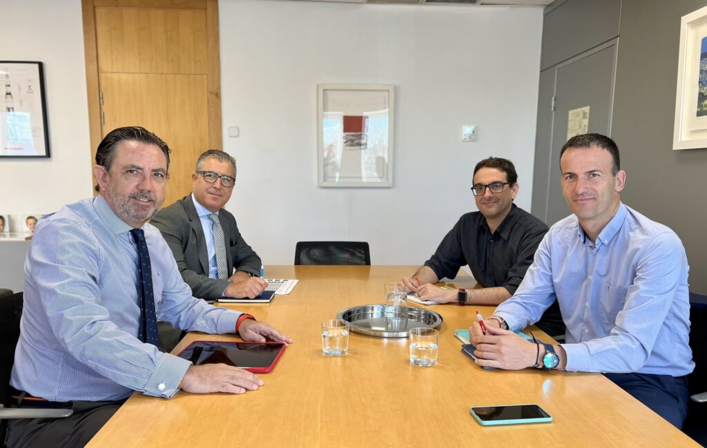 PIMEM se reúne con el conseller Sáenz de San Pedro para tratar temas de actualidad