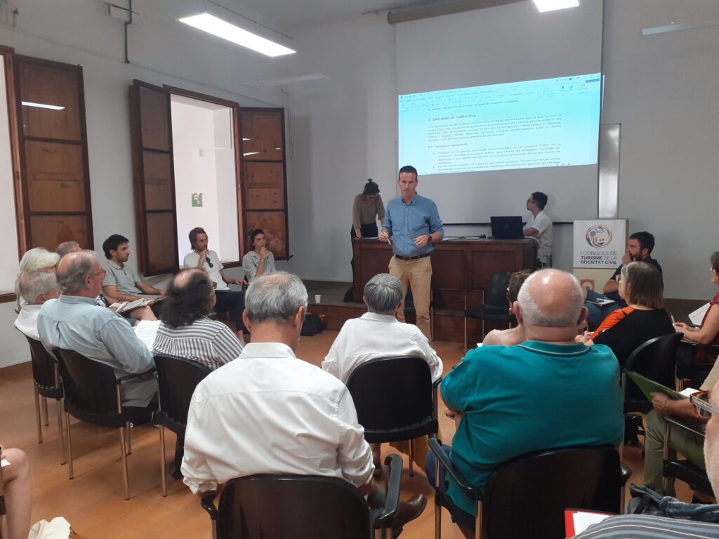 I Congrés de Turisme de la Societat Civil. PIMEM pide frenar la entrada de coches de