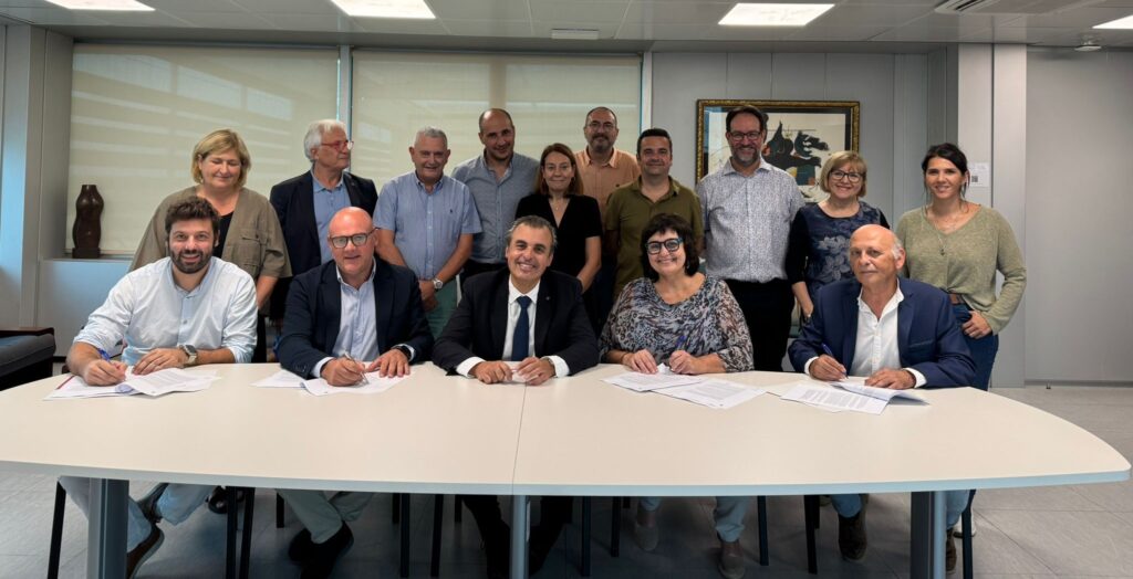 La Associació d'Escoletes de PIMEM participa en la firma de los conciertos educativos