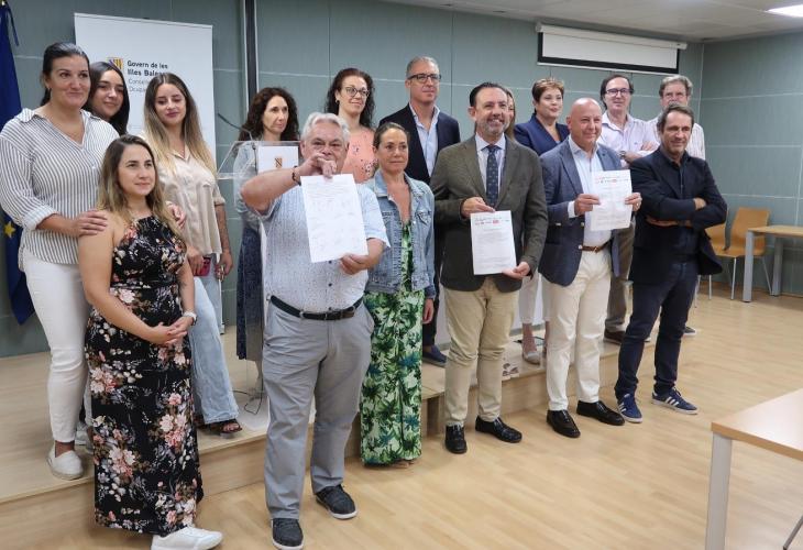 Acuerdo unánime sobre el calendario de apertura comercial en domingos y festivos para 2025