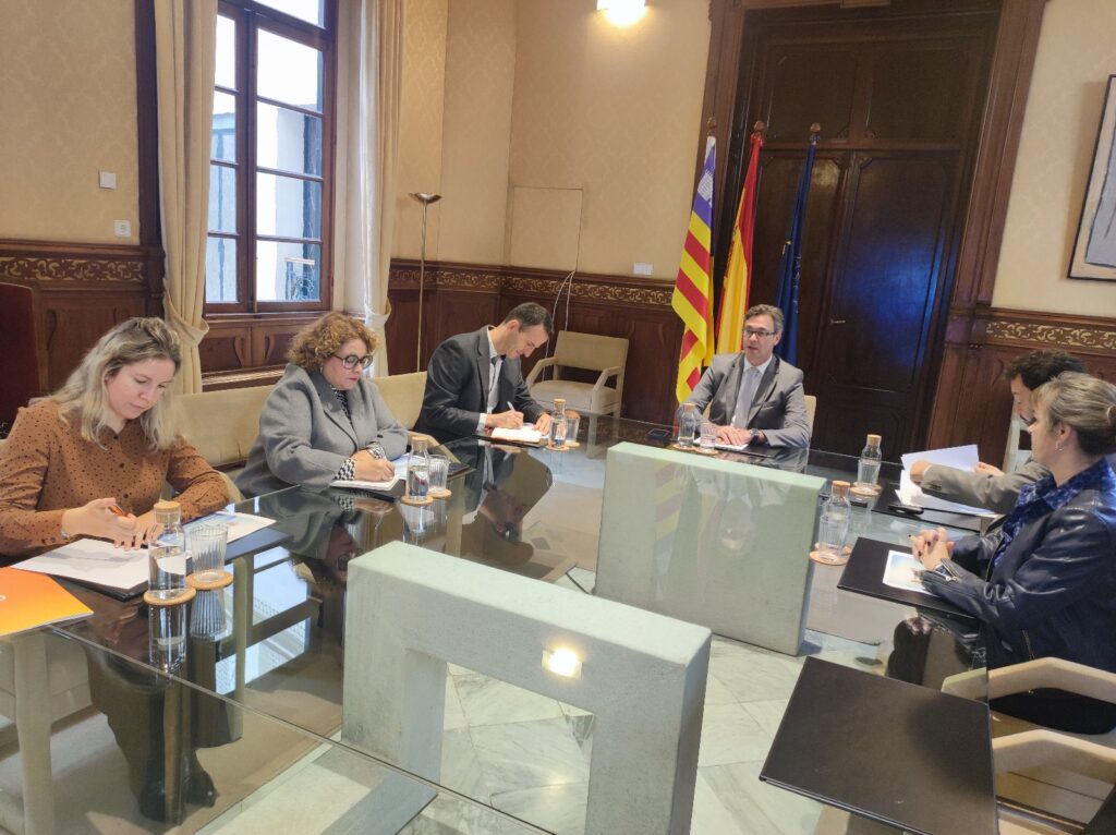 Los presupuestos autonómicos contemplan una simplificación administrativa para empresas